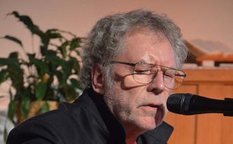 Auf dem Foto sieht man den norwegischen Singer-Songwrter Reidar Jensen