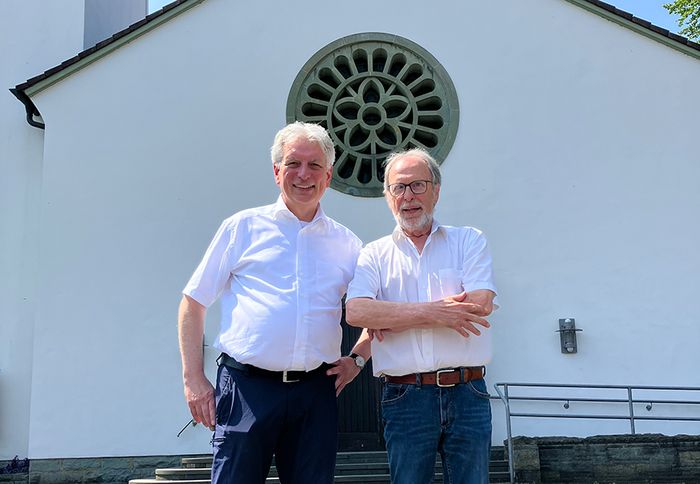 v.l. Pfarrer Ralf Groß und Kirchmeister Manfred Gant. Foto: Kirchenkreis / Knorr