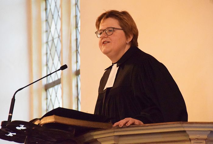 Susanne Falcke bei ihrer Predigt. Foto: R. Nix