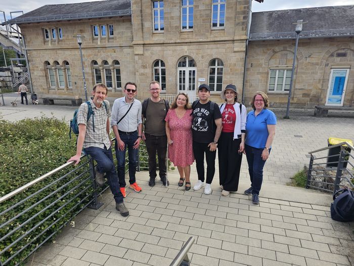 Das Organisationsteam, v.l.: Johannes Sabel, Ludger Hiepel, Philipp Brockkötter, Simone Pelikan, Mouhanad Khorchide, Amina Kišić, Esther Brünenberg-Bußwolder. Foto: K. Kuhn
