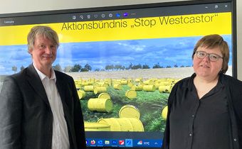 Auf dem Foto sieht man Pfarrer Edgar Wehmeier und Superintendentin Susanne Falcke.