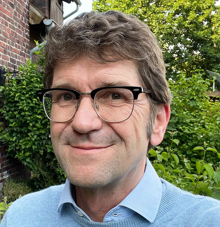 Auf dem Foto ist Martin Bußkamp zu sehen, der als Klimamanager für die drei Münsterland-Kirchenkreise arbeitet